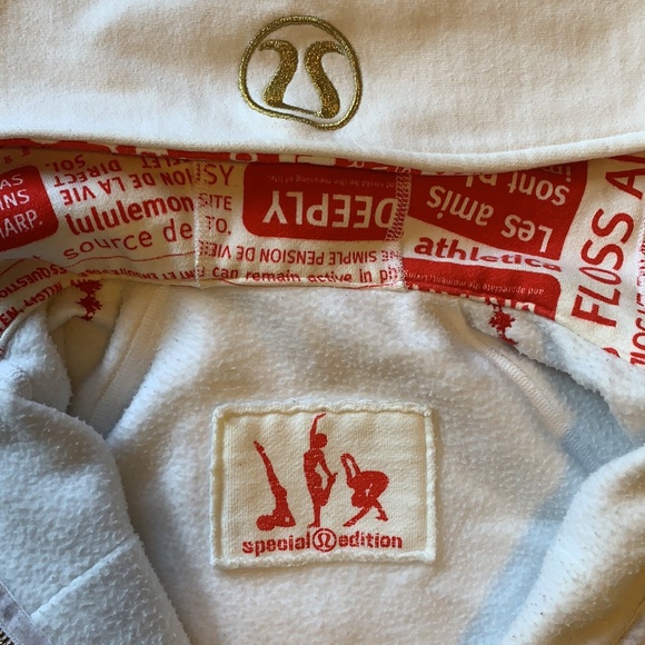 CANADA LULULEMON SWEATER - Picture 2 of 2